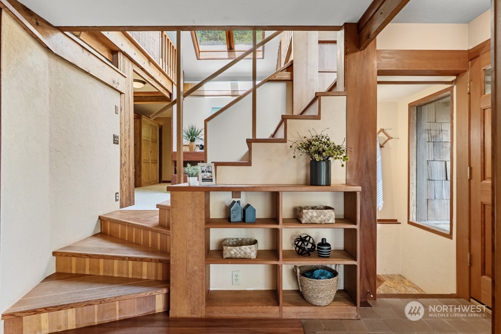 5610 Cape George Road Port Townsend, WA 98368 - Photo 2 of 37 a view of entryway and cabinets