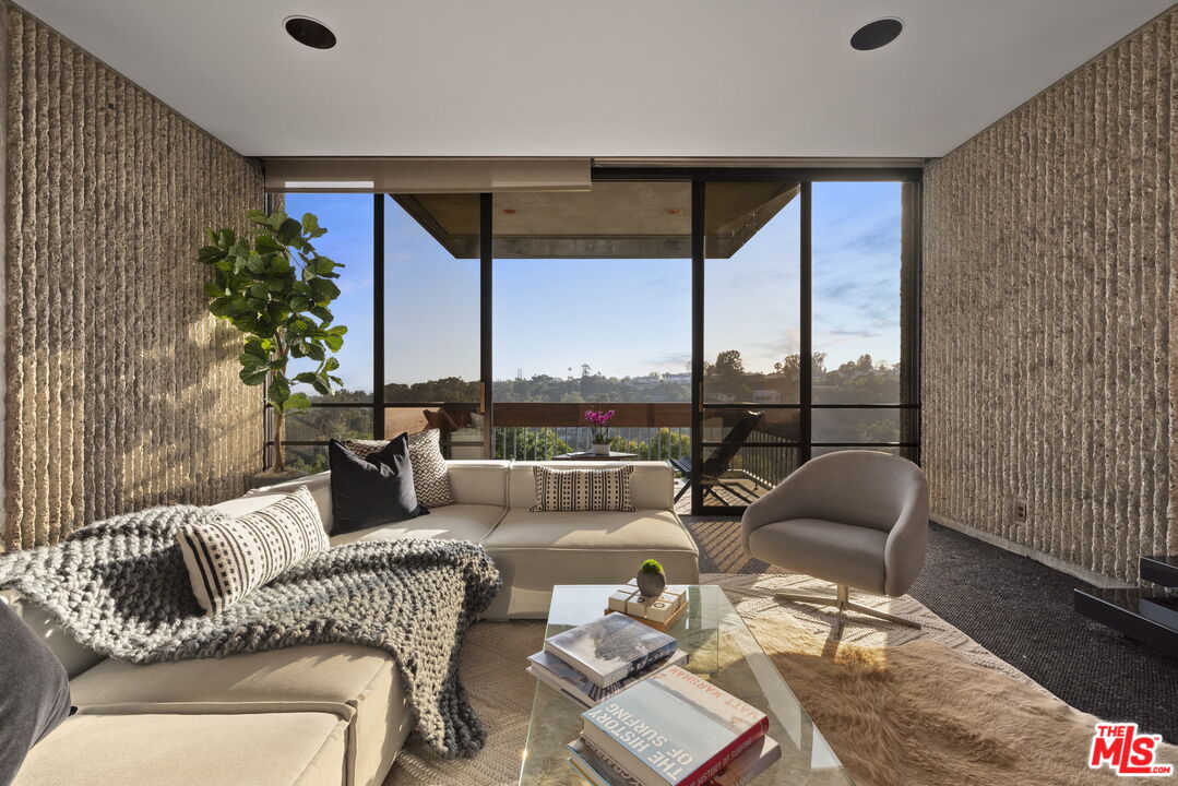 407 Upper Mesa Road Santa Monica, CA 90402 - Photo 11 of 54