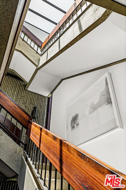407 Upper Mesa Road Santa Monica, CA 90402 - Photo 15 of 54 a view of an entryway