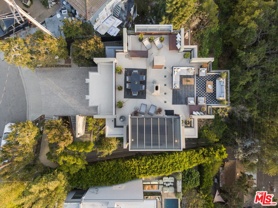 407 Upper Mesa Road Santa Monica, CA 90402 - Photo 2 of 54