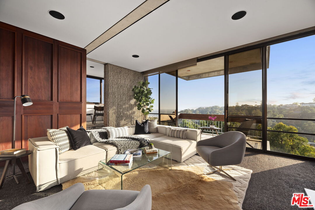 407 Upper Mesa Road Santa Monica, CA 90402 - Photo 21 of 54