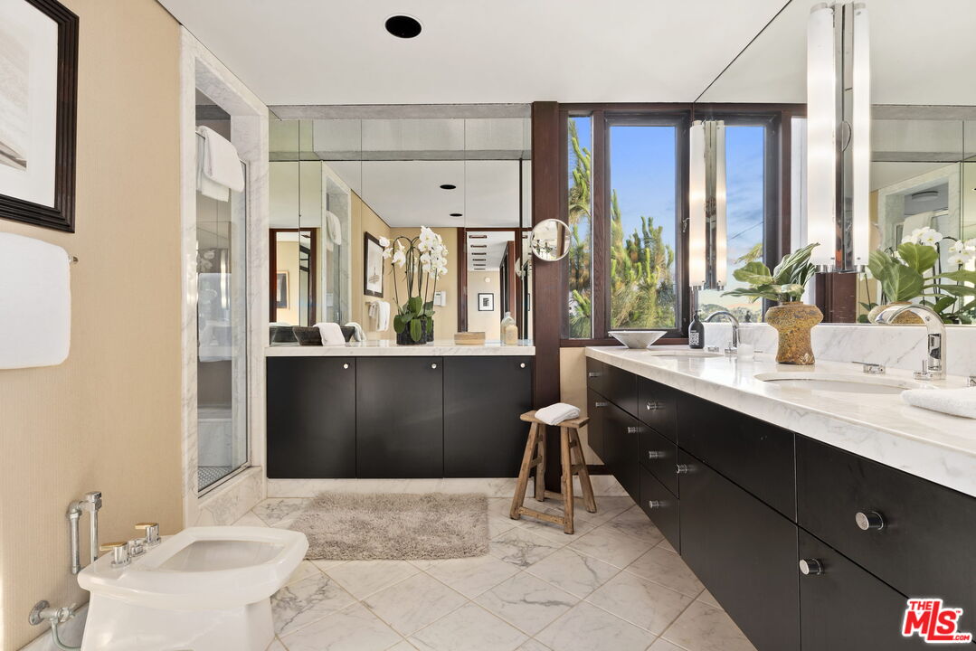 407 Upper Mesa Road Santa Monica, CA 90402 - Photo 29 of 54