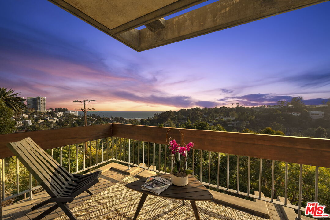 407 Upper Mesa Road Santa Monica, CA 90402 - Photo 47 of 54