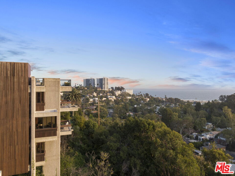 407 Upper Mesa Road Santa Monica, CA 90402 - Photo 54 of 54 a view of city