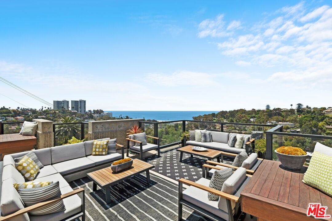 407 Upper Mesa Road Santa Monica, CA 90402 - Photo 9 of 54