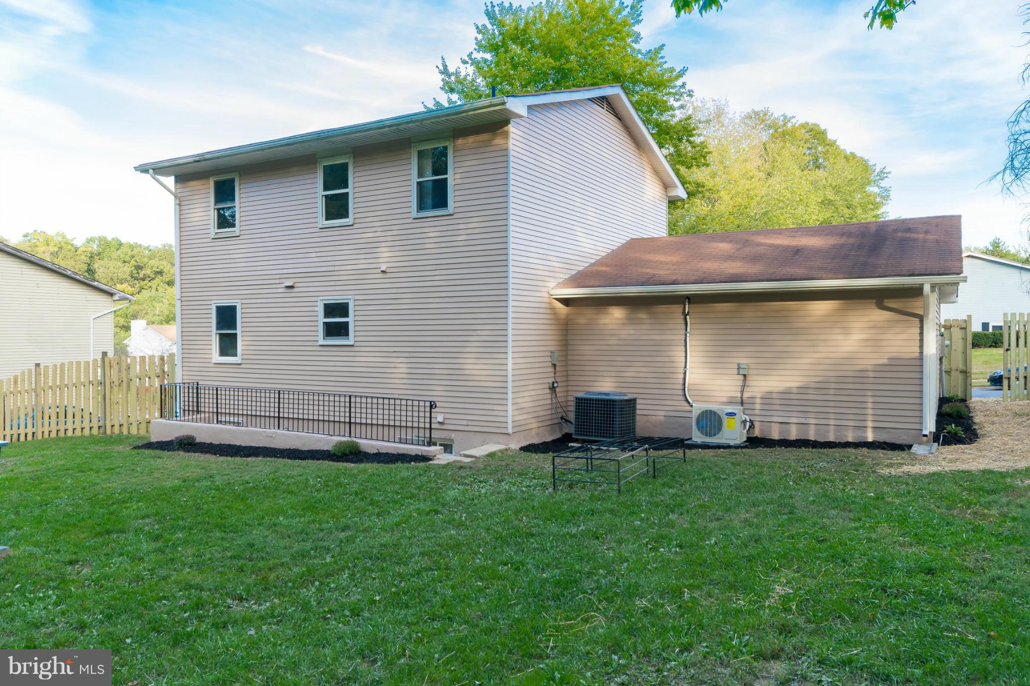 3306 Heidi Lane Springdale, MD 20721 - Photo 2 of 3 Exterior (Rear)