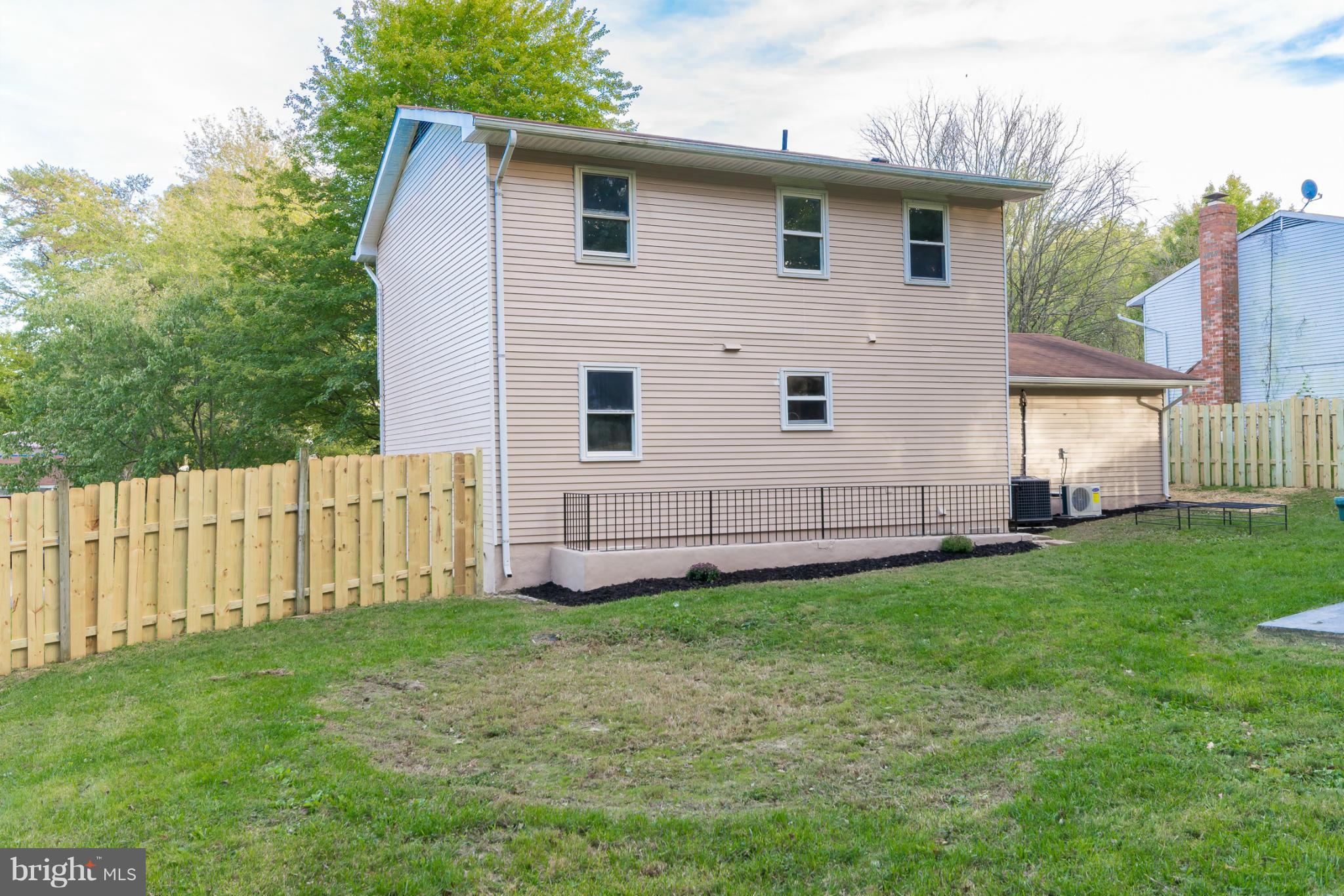 3306 Heidi Lane Springdale, MD 20721 - Photo 3 of 3 Exterior (Rear)