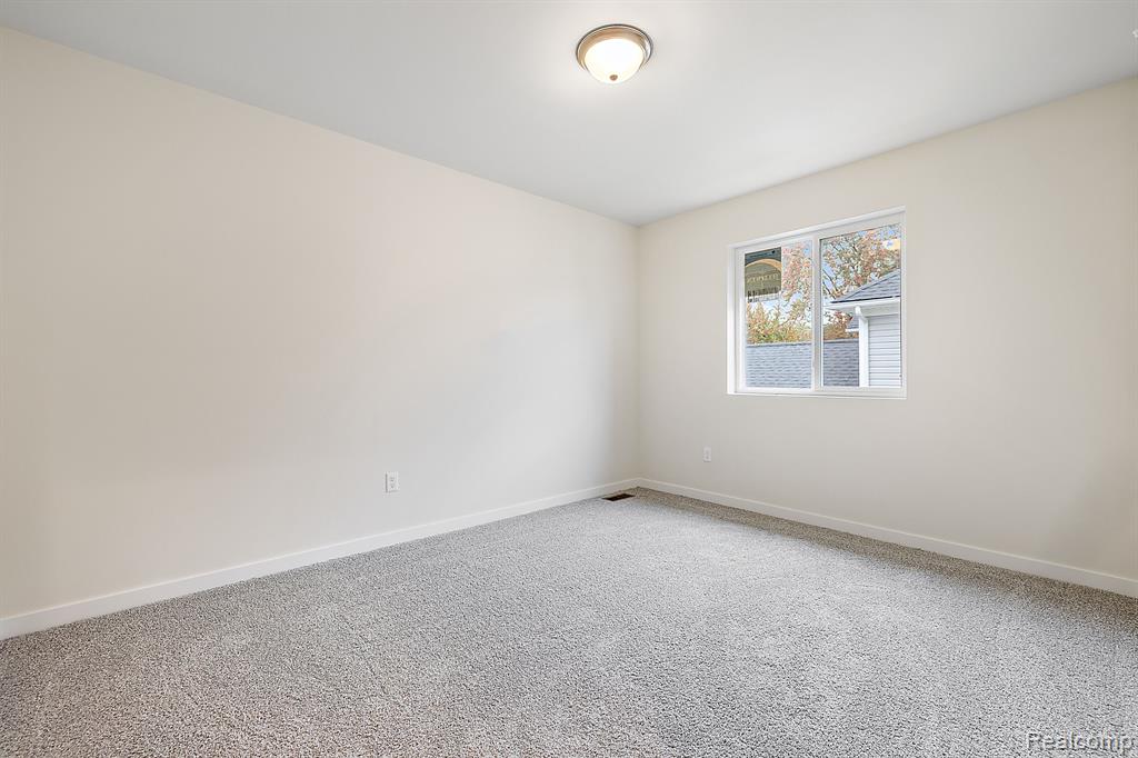 2829 Walsh Drive Rochester Hills, MI 48309 - Photo 30 of 40