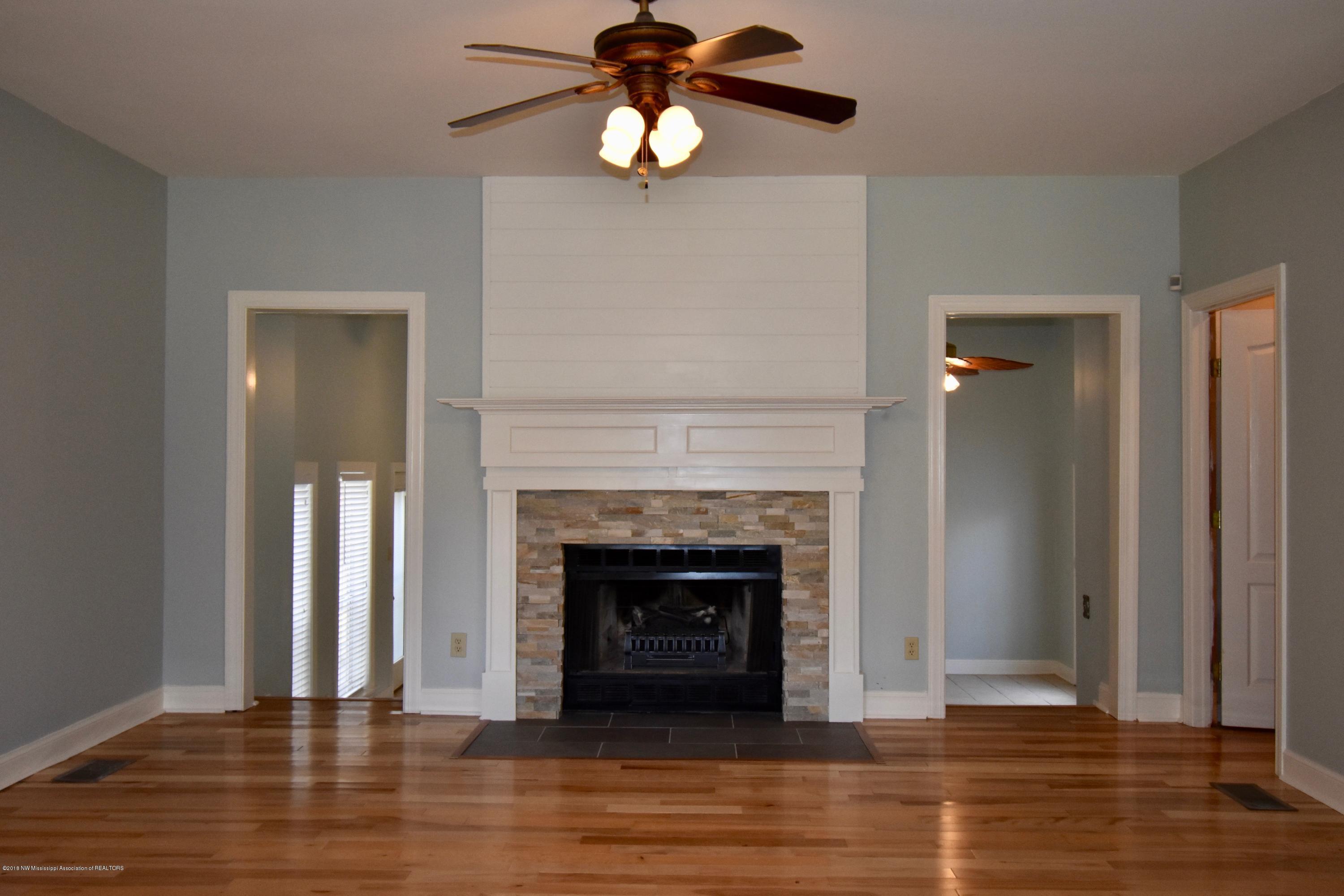 2750 Dean Road Nesbit, MS 38651 - Photo 12 of 28 Great Room