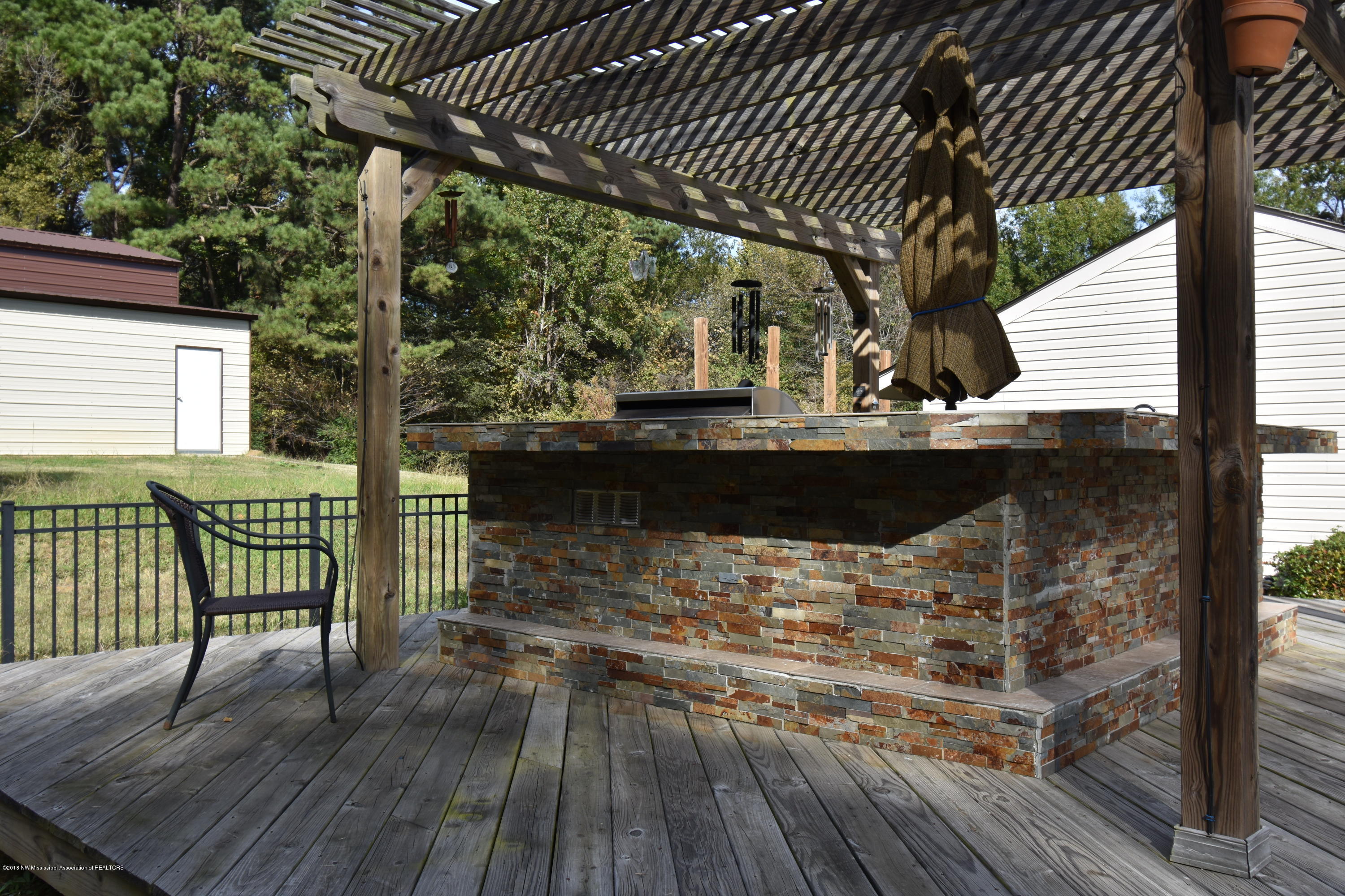 2750 Dean Road Nesbit, MS 38651 - Photo 26 of 28 Outdoor Kitchen