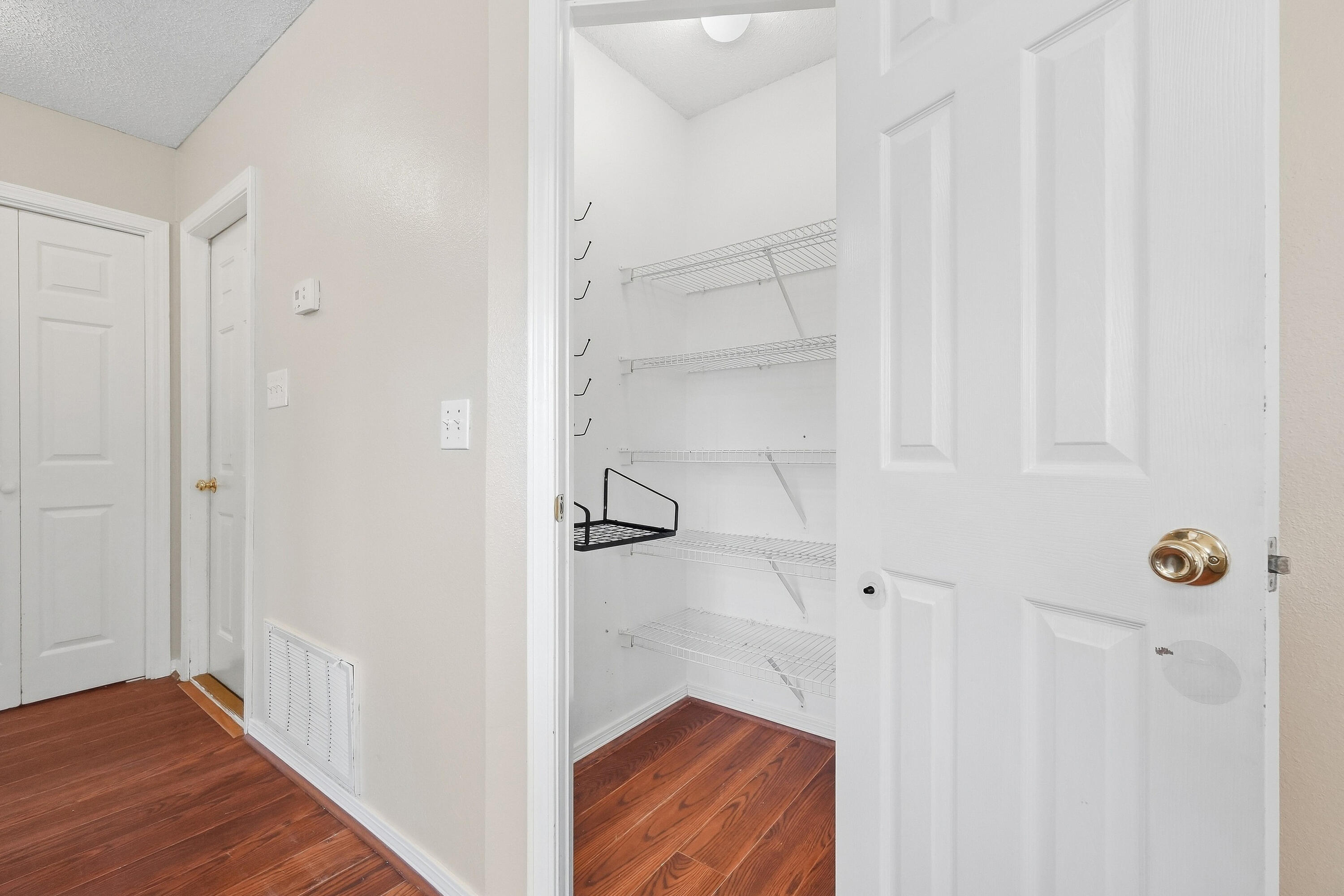 83 Stowe Road Mary Esther, FL 32569 - Photo 21 of 37 Pantry