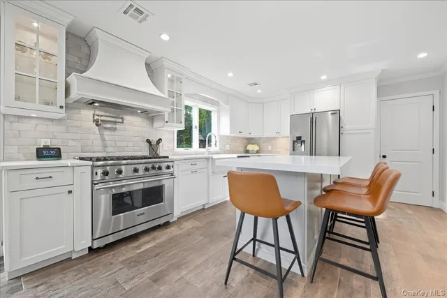 $849,999 | 16 Country Ln Drive, Kings Park, NY 11754