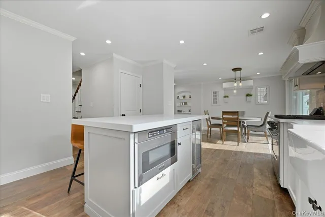 $849,999 | 16 Country Ln Drive, Kings Park, NY 11754