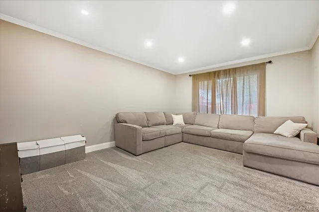 $849,999 | 16 Country Ln Drive, Kings Park, NY 11754