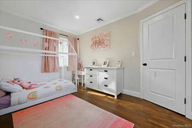 $849,999 | 16 Country Ln Drive, Kings Park, NY 11754