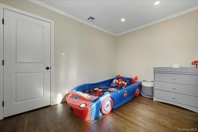 $849,999 | 16 Country Ln Drive, Kings Park, NY 11754