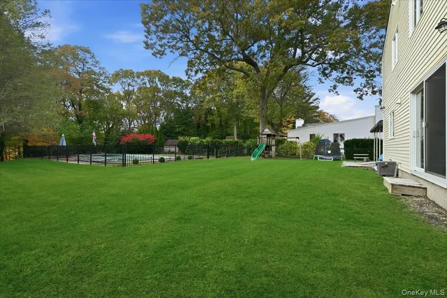 $849,999 | 16 Country Ln Drive, Kings Park, NY 11754