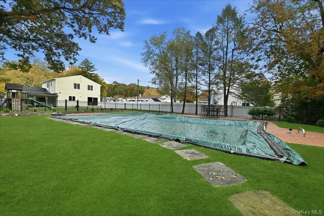 $849,999 | 16 Country Ln Drive, Kings Park, NY 11754