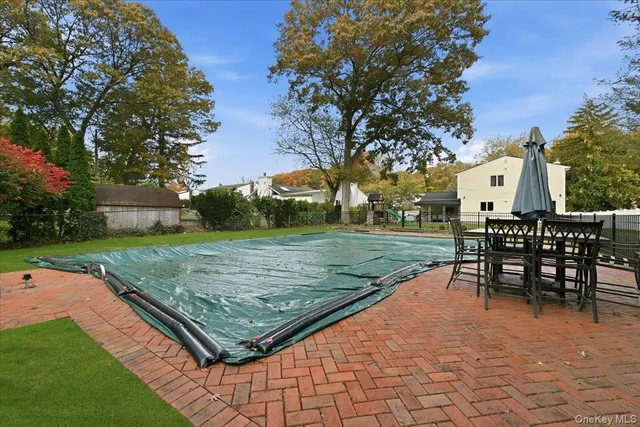 $849,999 | 16 Country Ln Drive, Kings Park, NY 11754