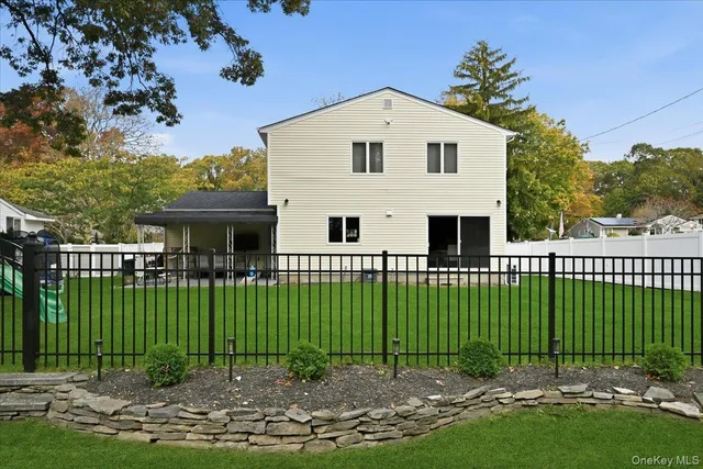 $849,999 | 16 Country Ln Drive, Kings Park, NY 11754