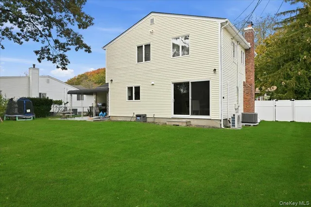 $849,999 | 16 Country Ln Drive, Kings Park, NY 11754