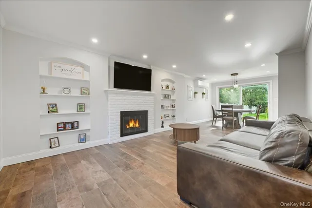 $849,999 | 16 Country Ln Drive, Kings Park, NY 11754