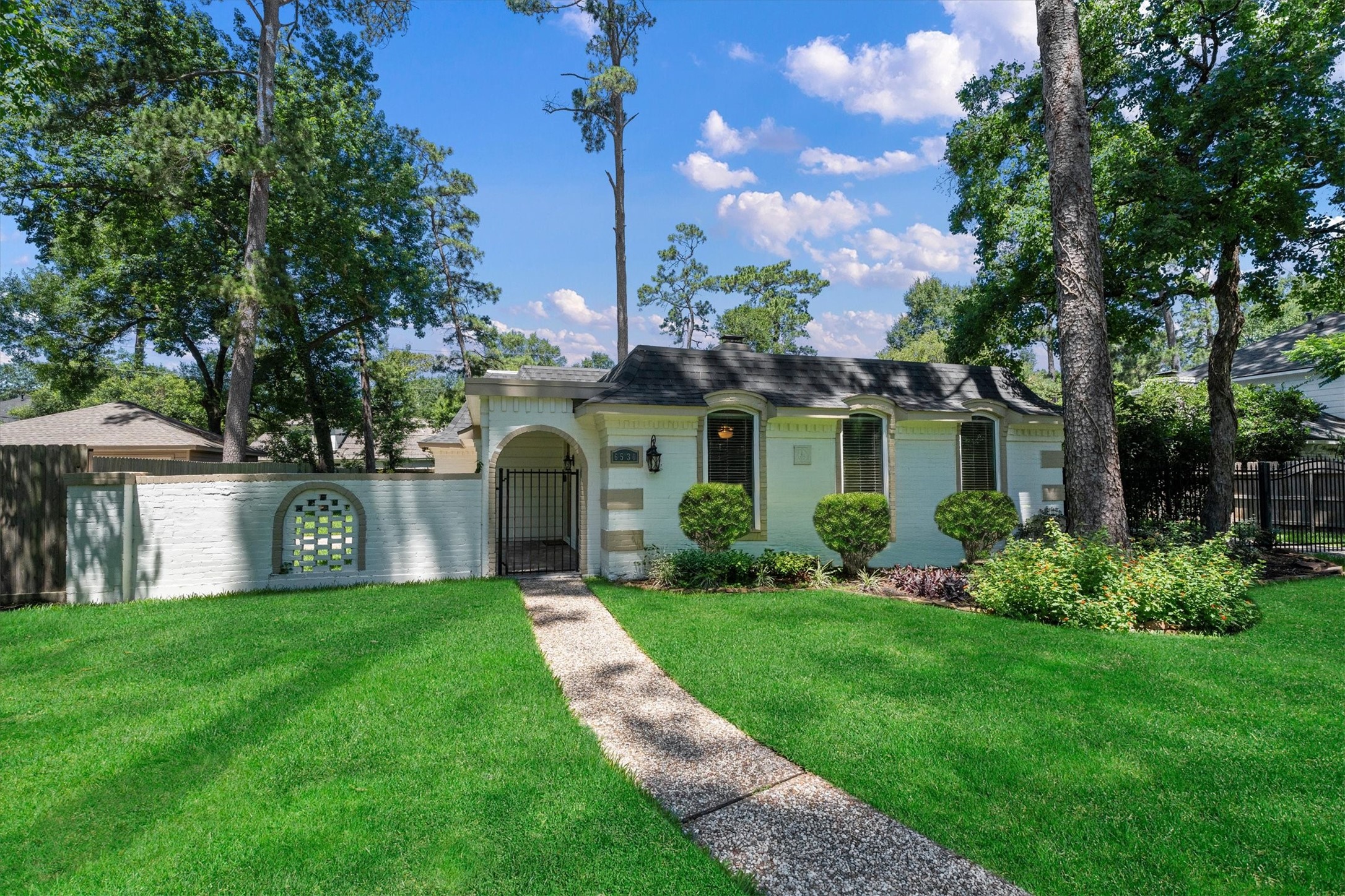 6530 Bayonne Drive Spring, TX 77389 - Photo 2 of 37