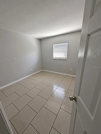 a view of utility room