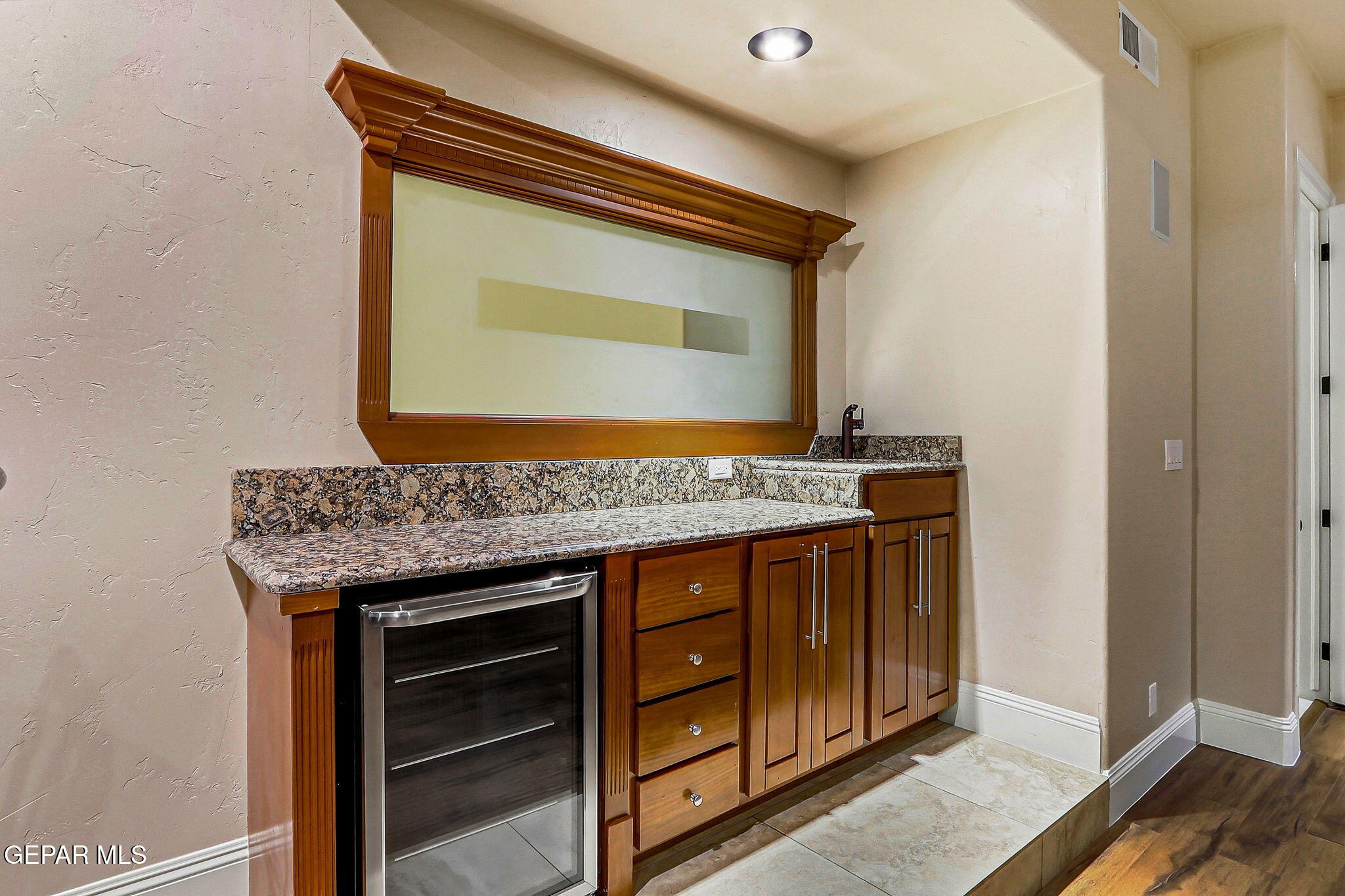 3104 Rustic Valley El Paso, TX 79938 - Photo 44 of 71 Wet bar