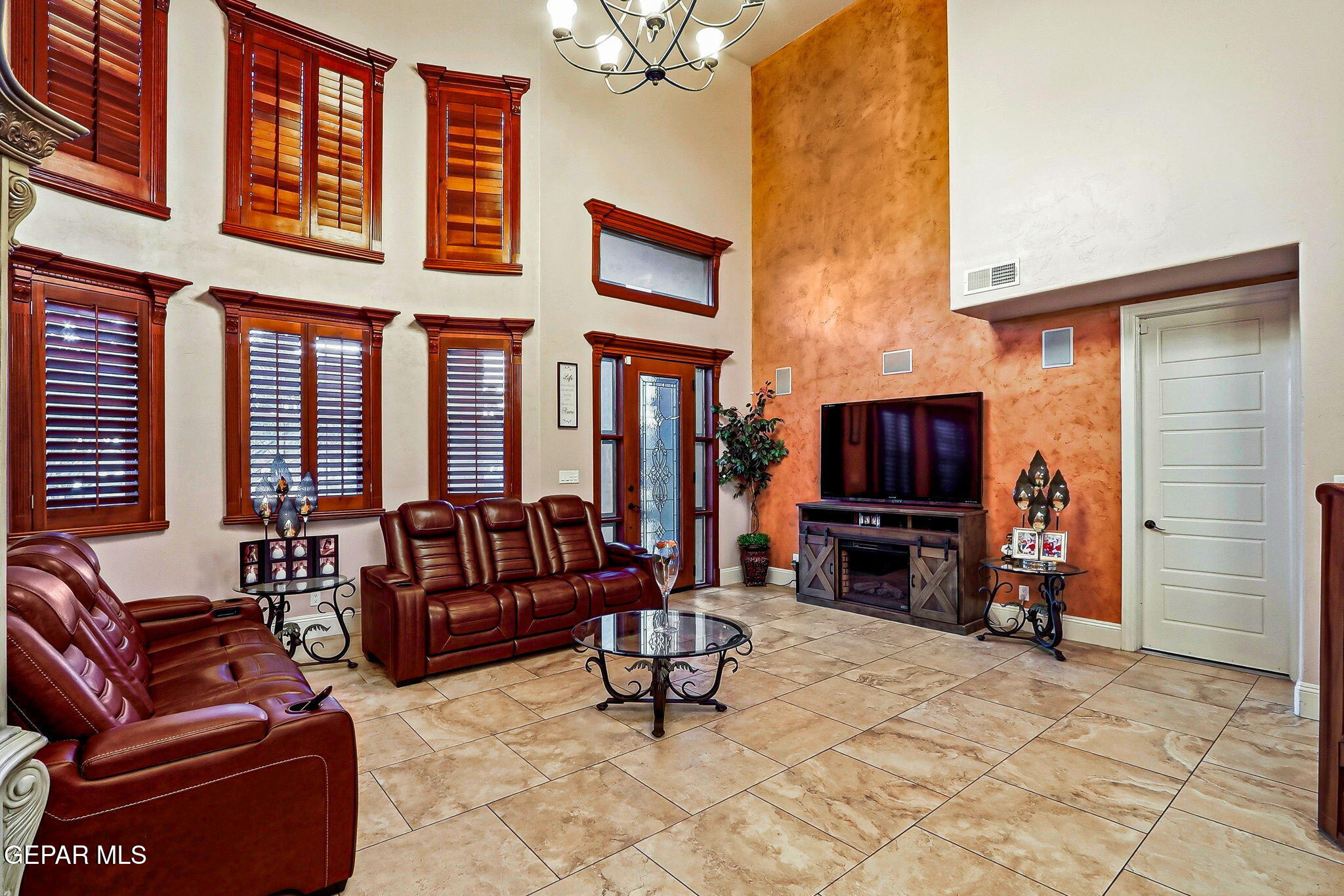 3104 Rustic Valley El Paso, TX 79938 - Photo 8 of 71 Living Area
