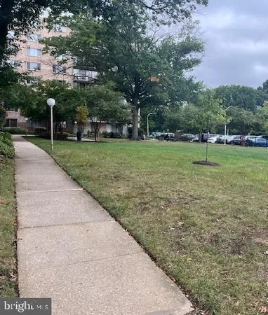 $2,290 | 4410 Oglethorpe Street, Unit 717, Hyattsville, MD 20781