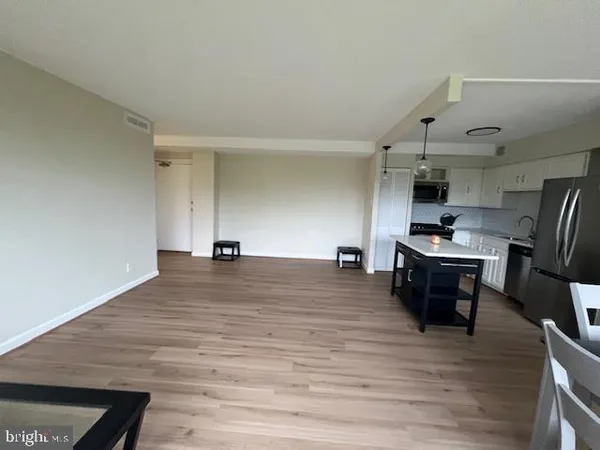 $2,290 | 4410 Oglethorpe Street, Unit 717, Hyattsville, MD 20781