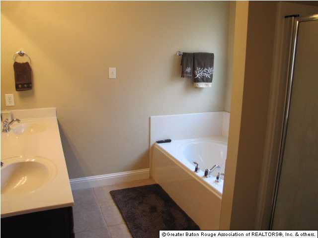 1970 Hunters Ridge Drive Baton Rouge, LA 70816 - Photo 15 of 17 Gallery Image 15