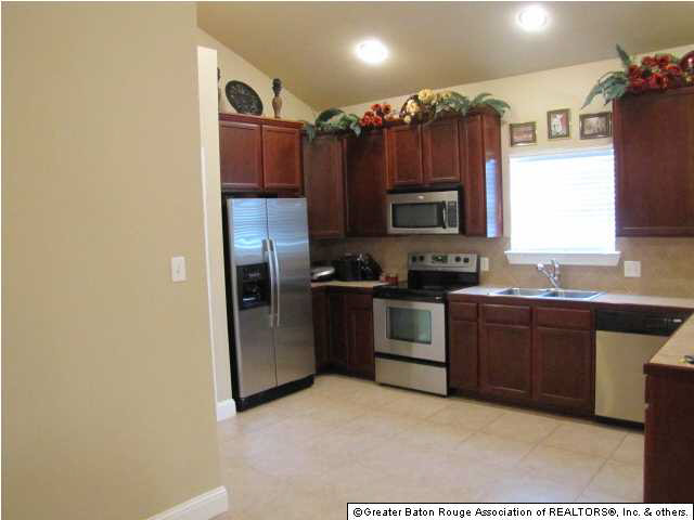 1970 Hunters Ridge Drive Baton Rouge, LA 70816 - Photo 8 of 17 Gallery Image 8