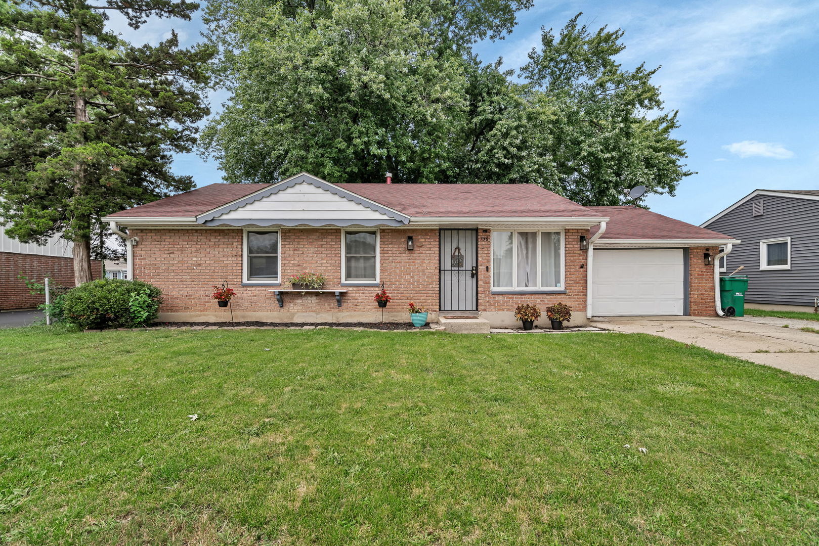 736 Rogers Road Romeoville, IL 60446 - Photo 1 of 17 Gallery Image 1