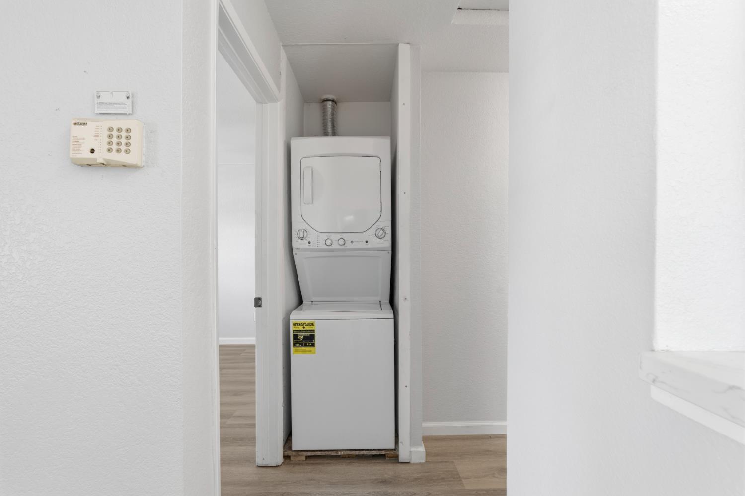 3 Lancaster Circle, Unit 209 Bay Point, CA 94565 - Photo 19 of 30 a utility room with dryer and washer