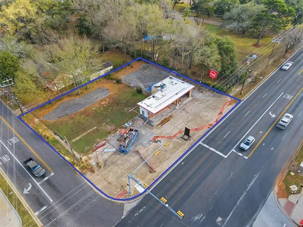 a view of an outdoor space