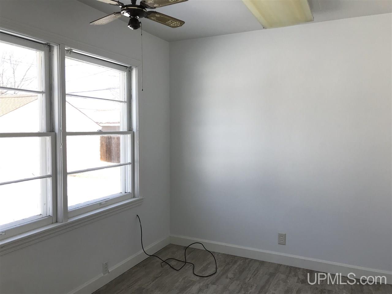 310 South 2nd Street Escanaba, MI 49829 - Photo 10 of 20