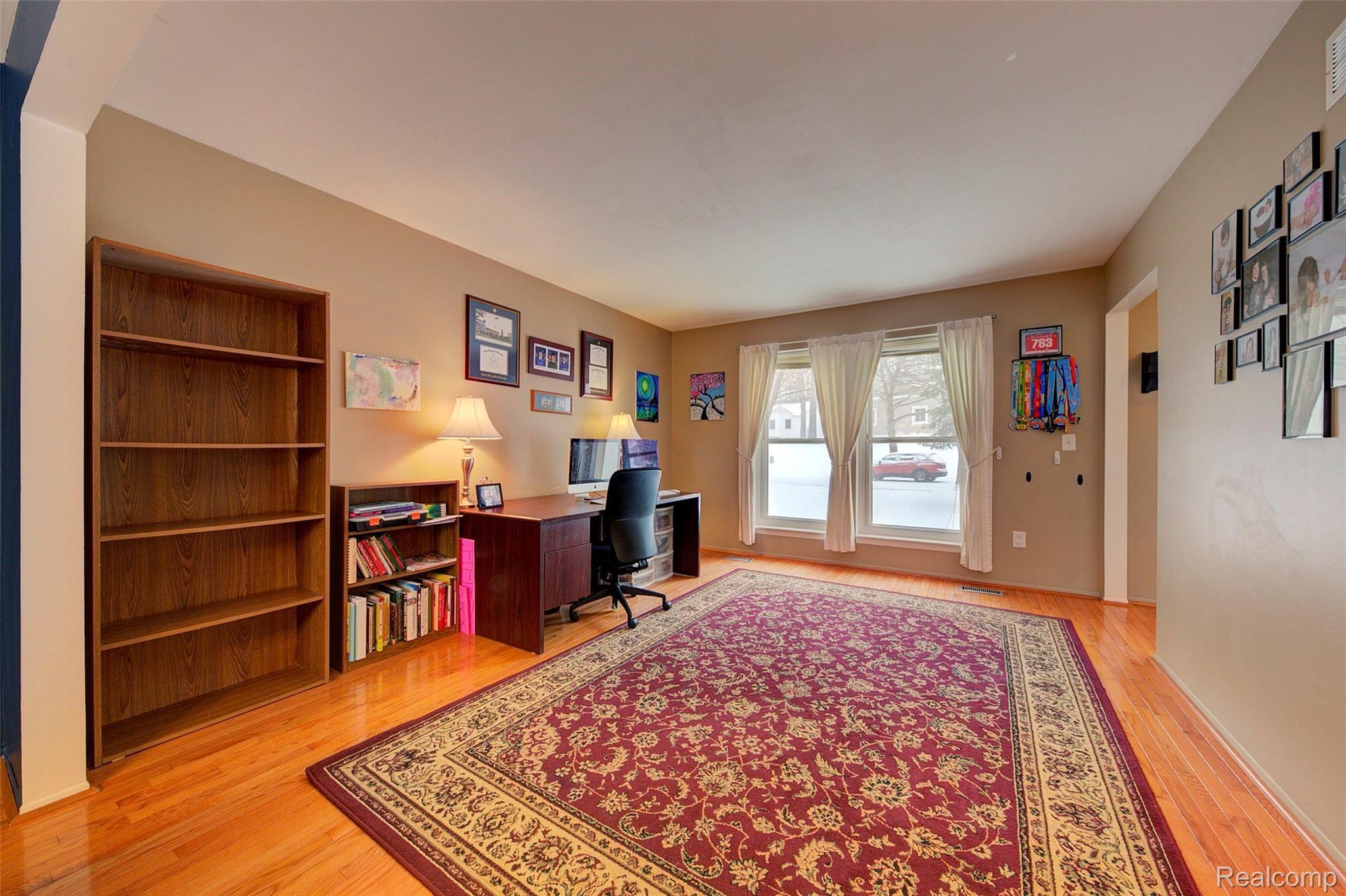 509 Glenwyth Road Brighton, MI 48116 - Photo 8 of 33 930A0147_8_9.jpg