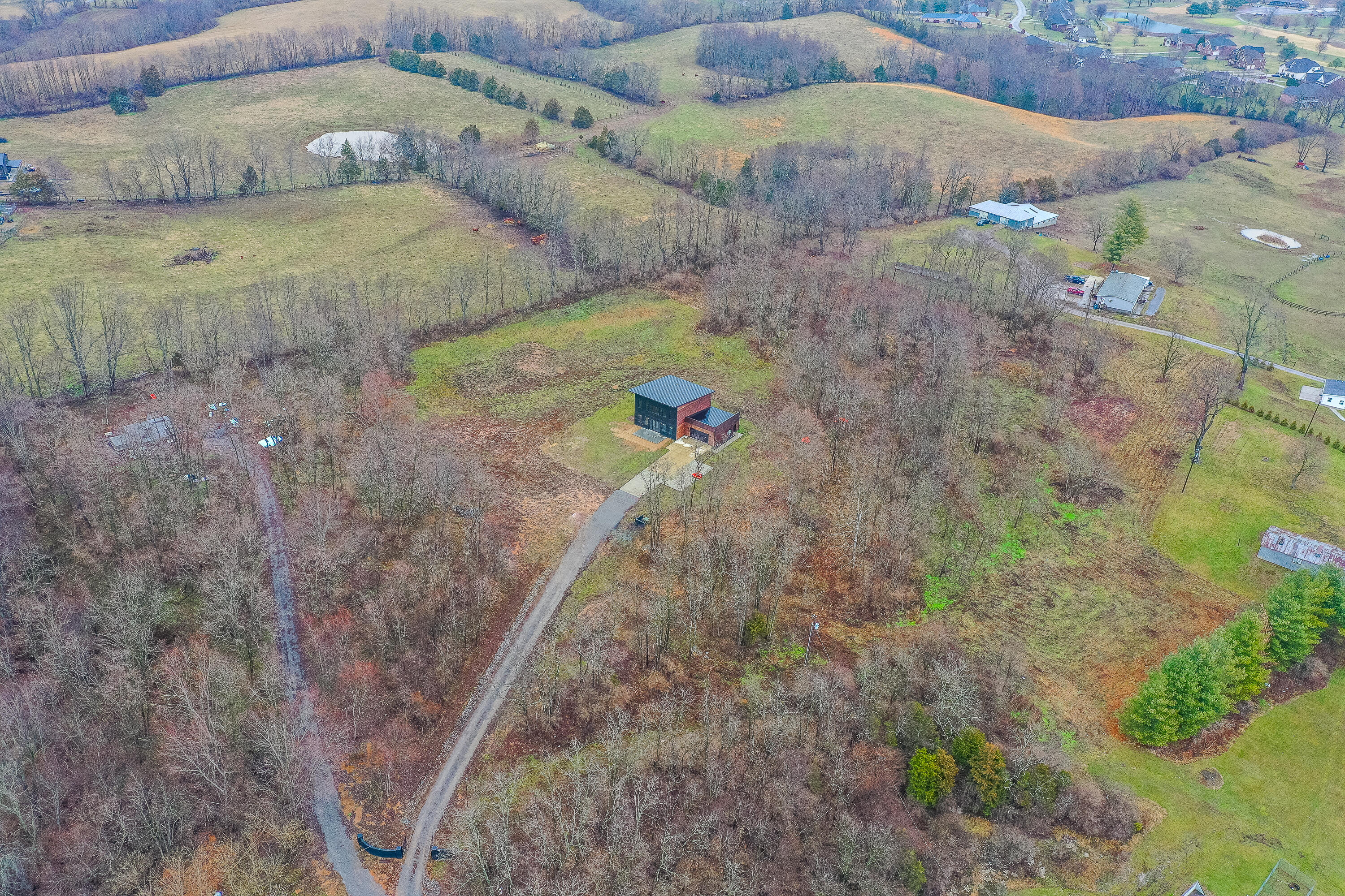 950 Stoney Road Danville, KY 40422 - Photo 2 of 47 1-48