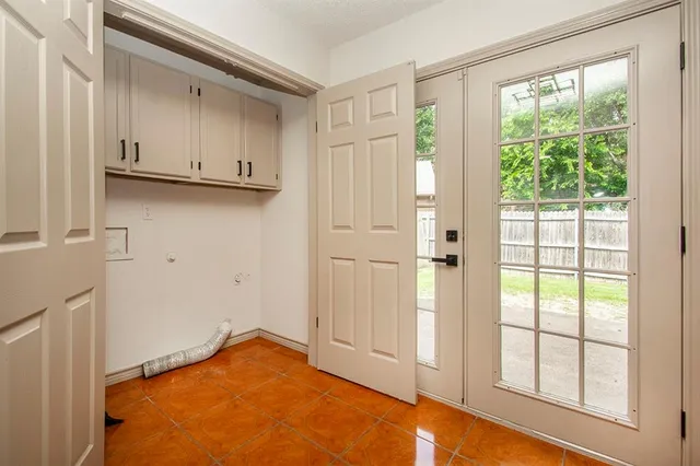 $2,200 | 1609 Brentwood Drive, Irving, TX 75061