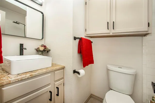 $2,200 | 1609 Brentwood Drive, Irving, TX 75061