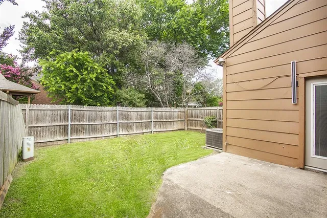 $2,200 | 1609 Brentwood Drive, Irving, TX 75061