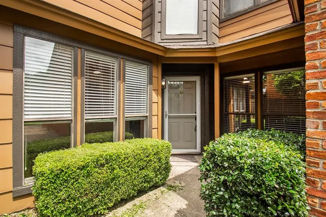 $2,200 | 1609 Brentwood Drive, Irving, TX 75061