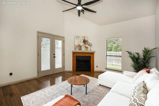 $2,200 | 1609 Brentwood Drive, Irving, TX 75061