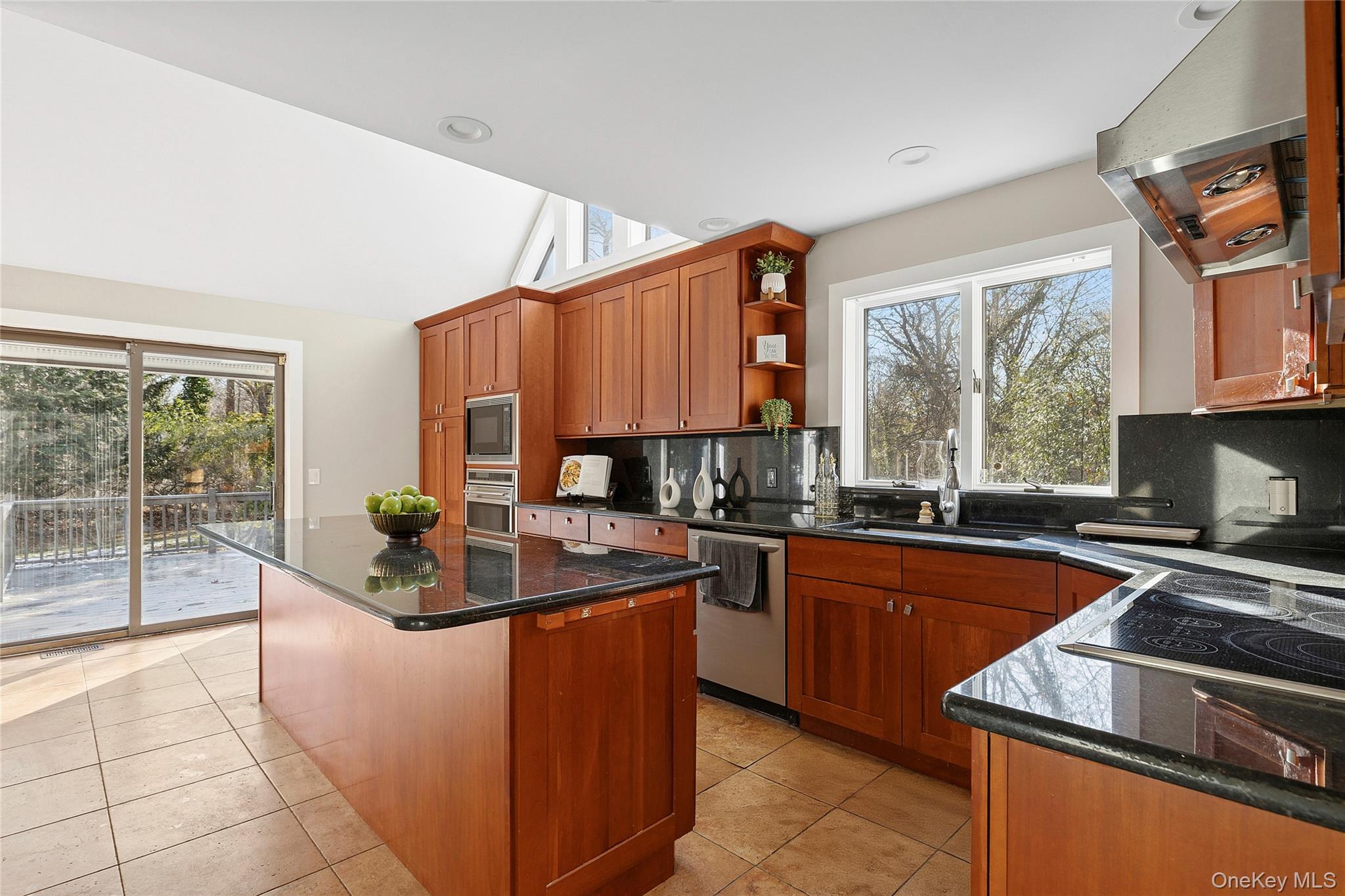 27 Ravine Road Miller Place, NY 11764 - Photo 11 of 32