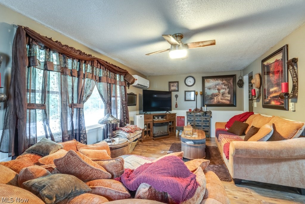 888 Mill Road Ravenna, OH 44266 - Photo 4 of 35