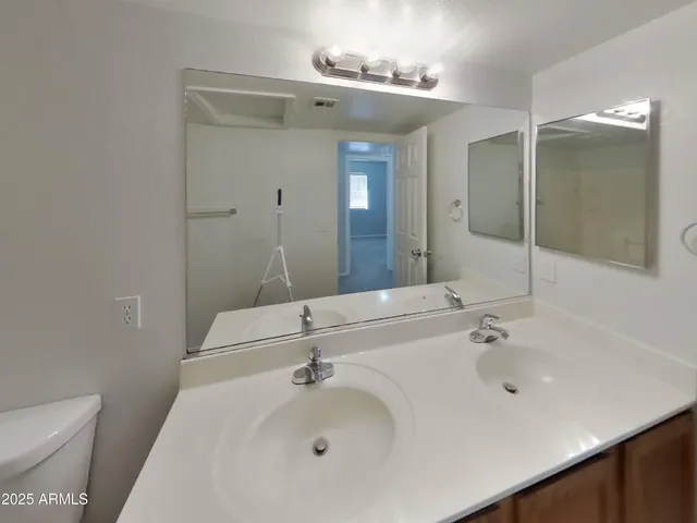 $2,099 | 8566 West Denton Lane, Glendale, AZ 85305