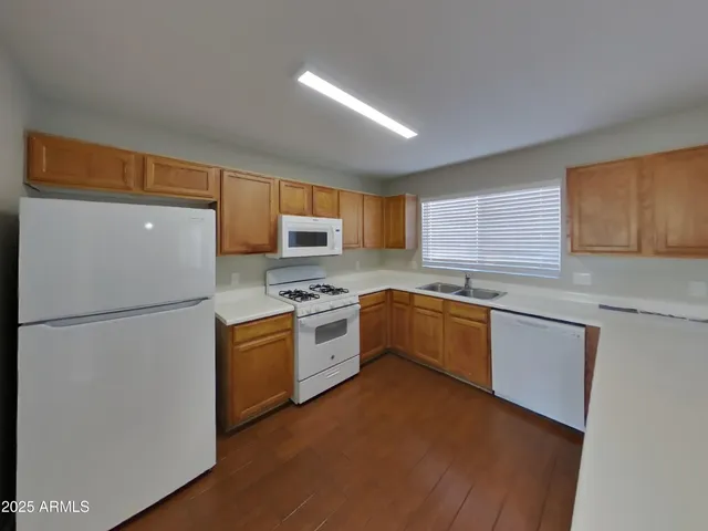 $2,099 | 8566 West Denton Lane, Glendale, AZ 85305