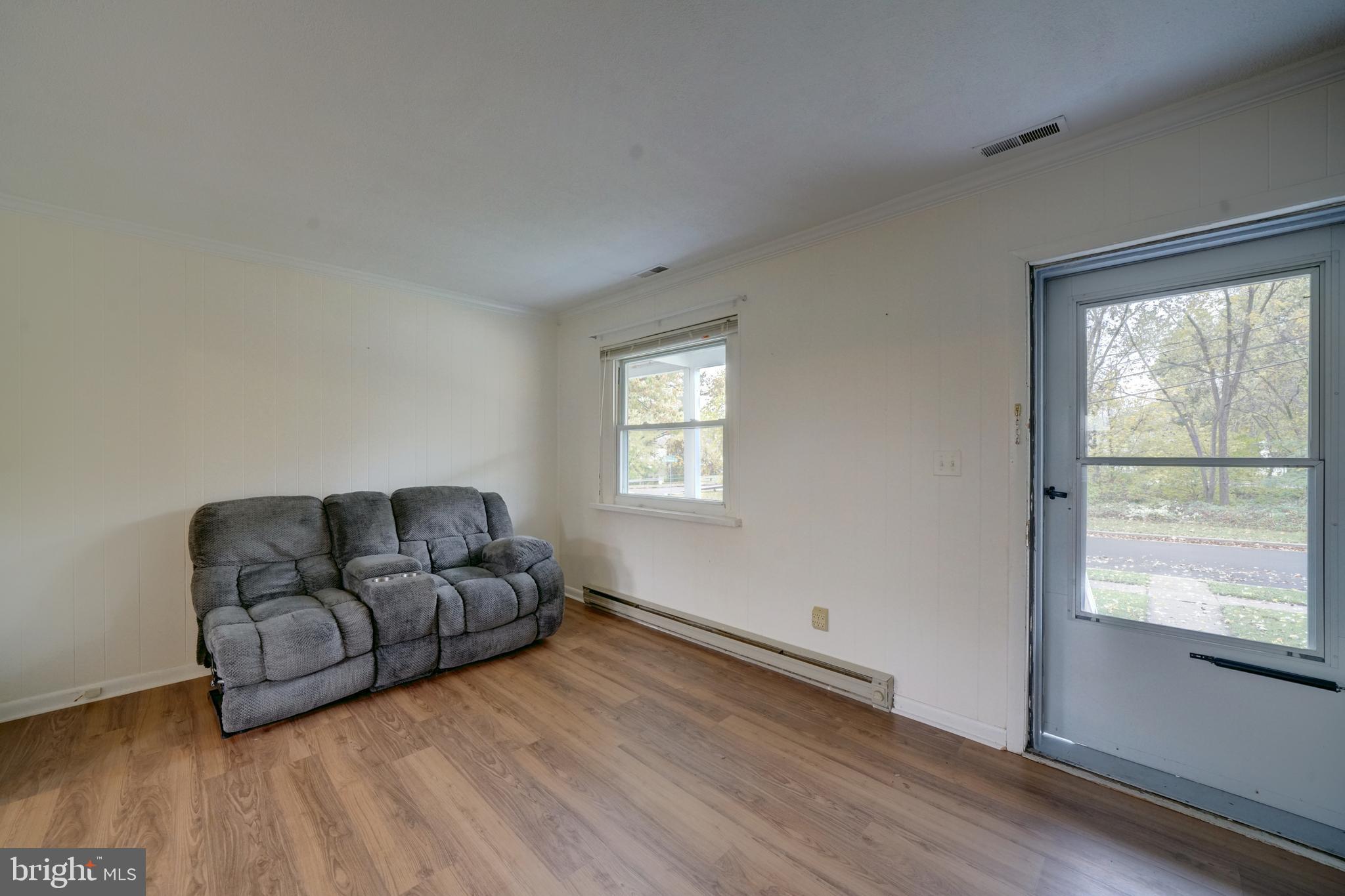 539 St Patrick Road Baltimore, MD 21206 - Photo 6 of 33 Newer solid surface floors